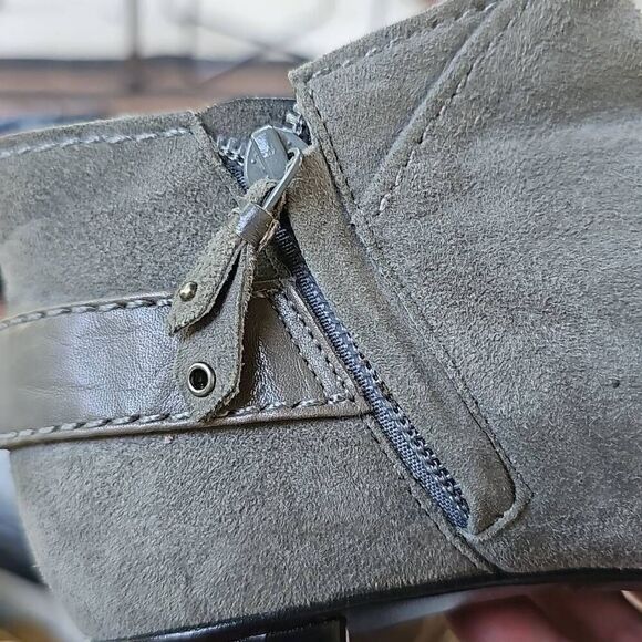 Cole Haan Gray Suede Buckle Zip Heels Booties Size 6B narrow - Picture 12 of 15